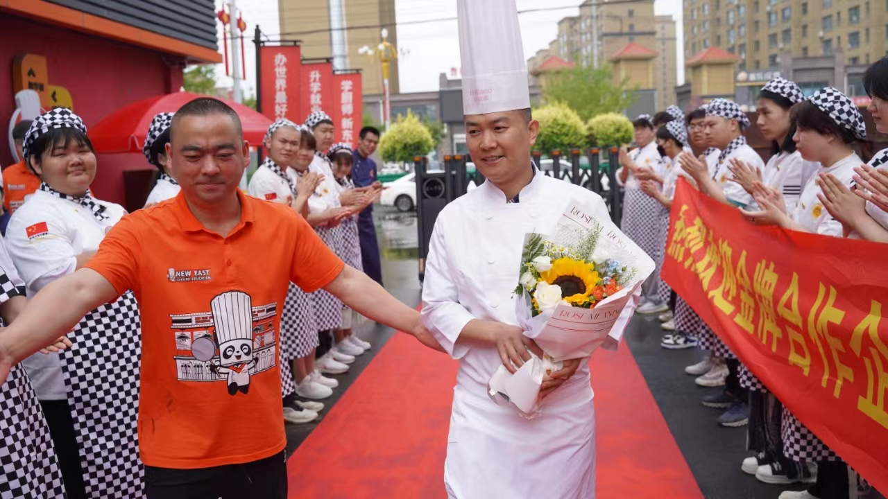 7月16日好利来大师进校园.jpg